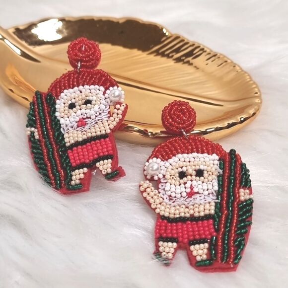 Cb1 BLING SURFER SANTA CHRISTMAS EARRINGS beaded pearl - Picture 1 of 8